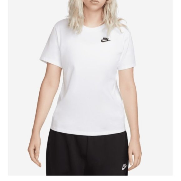 NIKE T-SHIRT CLUB ESSENTIALS - BIANCA NIKE T-SHIRT CLUB ESSENTIALS - BIANCA