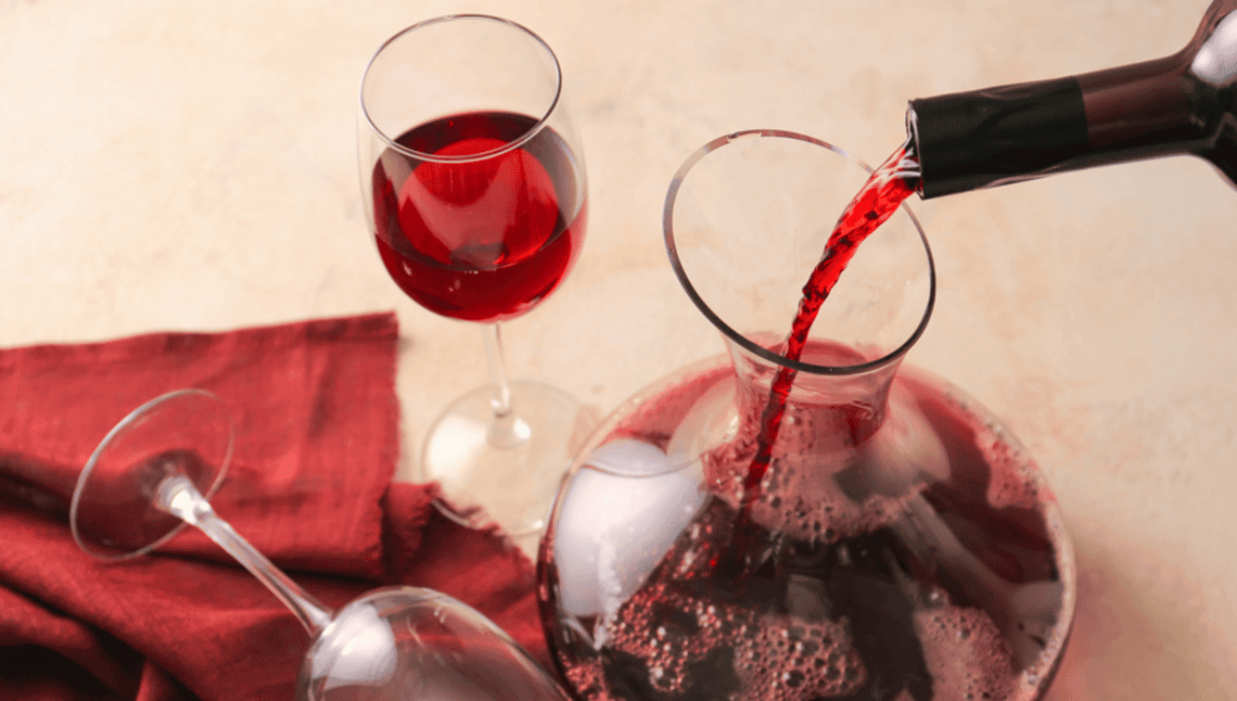 Vino: come servirlo perfettamente ai tuoi ospiti Vino: come servirlo perfettamente ai tuoi ospiti