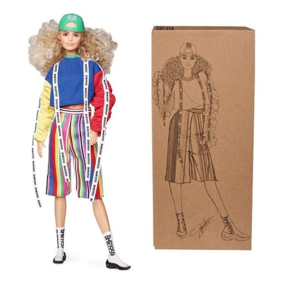 BARBIE BAMBOLA CON LE SNEKERS